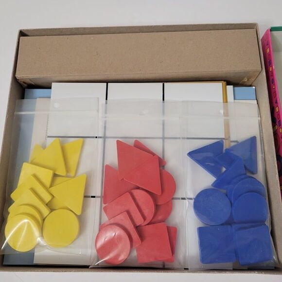 LOGIX Discover the Solution Decouvrez La Solution! Educational Puzzle Game - Picture 3 of 6